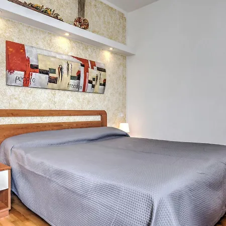 Beautiful Holiday Home In Cola With Swimming Pool * Lazise