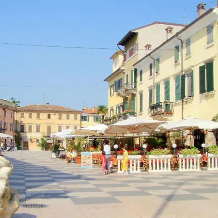 Beautiful Holiday Home In Cola With Swimming Pool Lazise
