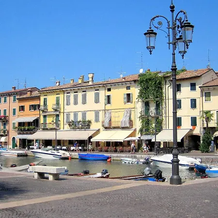 Beautiful Holiday Home In Cola With Swimming Pool Holiday home Lazise